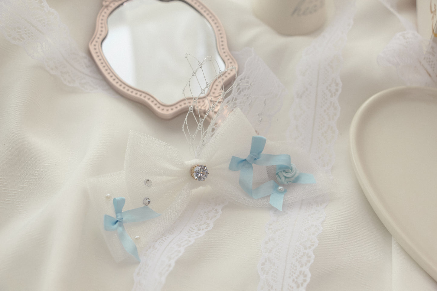 elysia ribbon hairpin (2 colours)